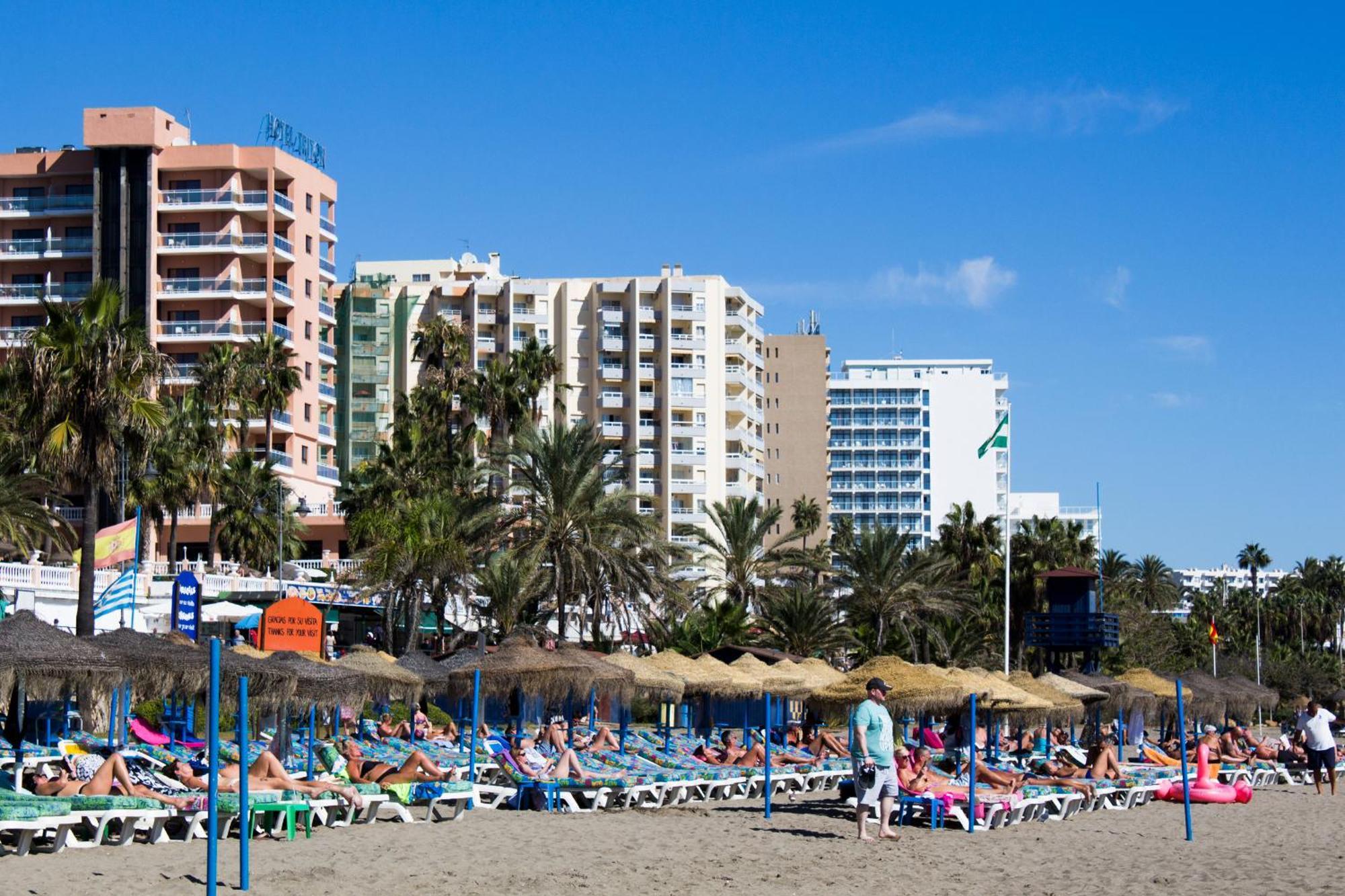 Benal Beach Suite Ii, Estudio Con Parque Acuatico Y Vistas Al Mar. Benalmádena Exteriör bild
